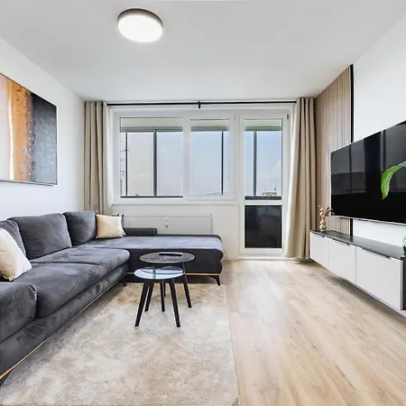 Cloud Apartment